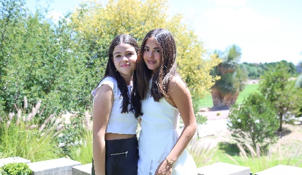  Regina y Sofía González.