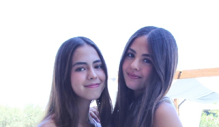 Loretta y Sofía González.