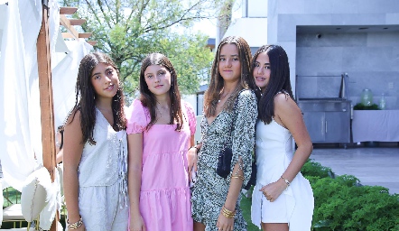  Paulina, Manu, Valentina Fernández y Sofía González.