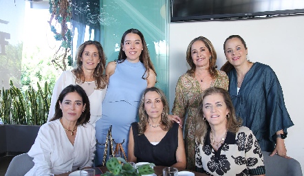  Mónica Gaviño, Michell Cano, Patricia Gaviño, Patricia Fernández, Maribel Lozano, Roxana Serna y Adriana Carrera.