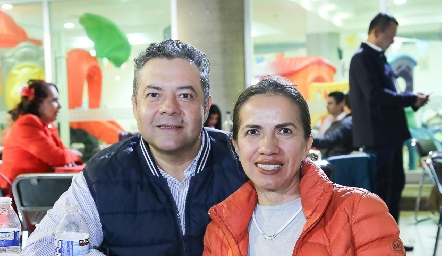  Miguel Lomas y Elsa Castillo.