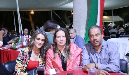  Ale Valdés, Rosalinda Hernández y Javier Herrera.