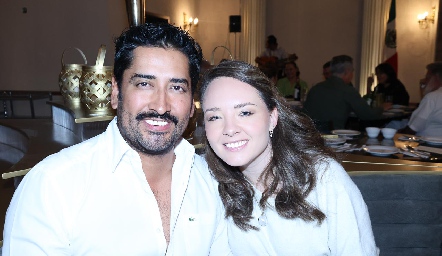  Alejandro Pérez y Silvana Castro.