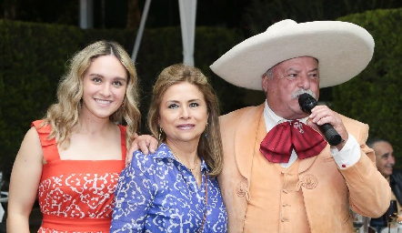 María Uría, Koki Medina y Chapo Ortuño.