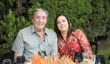 Ricardo Garza y Silvia de Garza.