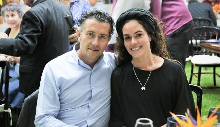  Ernesto Esquivel y Alejandra Salazar.