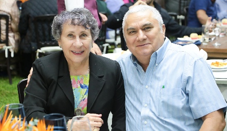 Lourdes Romero y Sabino Medina.