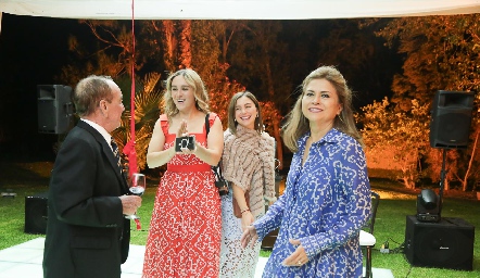 Abelardo Uría, María Uría, Margot Uría y Koki Medina.
