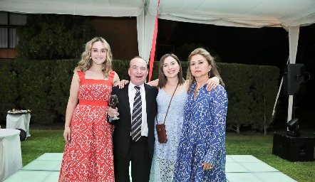 María Uría, Abelardo Uría, Margot Uría y Koki Medina.