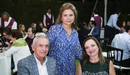 Antonio Acebo, Koki Medina e Isabel Camargo.