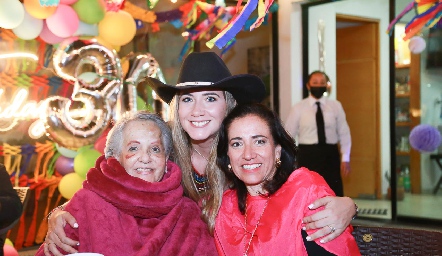  Esther Treviño, Alis González y Rebeca Sandoval.
