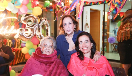  Esther Treviño, Tere Treviño y Rebeca Sandoval.