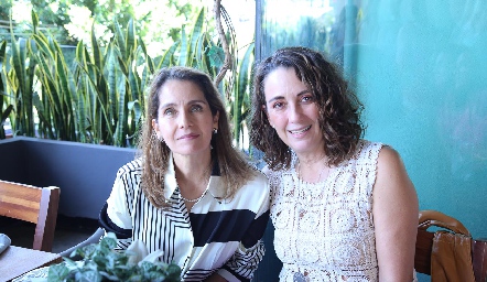 Cristina Ruiz y Gloria Martínez.