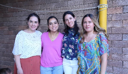  Gabriela Viramontes, Estefi Gutiérrez, Claudia Díaz de León y Sofía.
