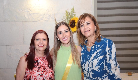  Adriana Ortiz, Adriana Muñoz y Lucía Estrada.