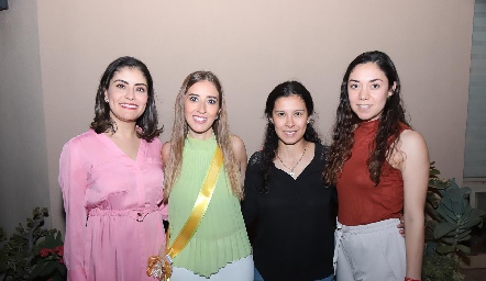  Raquel Vega, Adriana Muñoz, Fernanda Muñoz y Fernanda Garza.