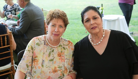 Estela Medina y Laura Márquez.