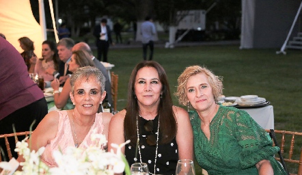  Lucía Aranda, Esther Medina y Lorena Morelos.