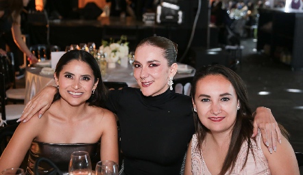 Fer Quiroz, Natalia Galán y Fernanda Noyola.