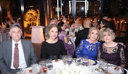  Norberto Manzanares, Leticia, Socorro Pañola y María del Carmen González.