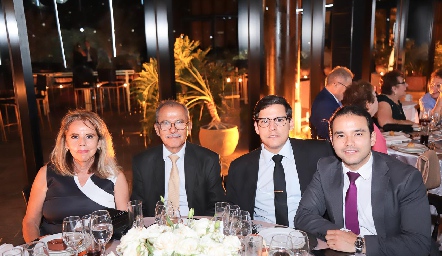  Linda Espinoza, Humberto Chávez, Humberto Chávez y Pablo Chávez.