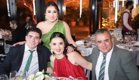  Gustavo de la Torre, Blanca Sáenz, María Paula de la Torre y José Andrés de la Torre.