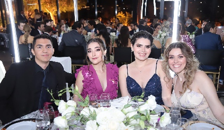  Álvaro García, Mari Carmen Pavón, Geraldina Rivas y María Rivas.