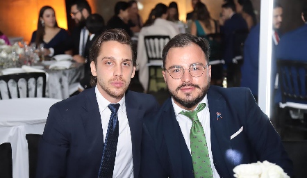  José Eduardo Obregón y Francisco Cadena.