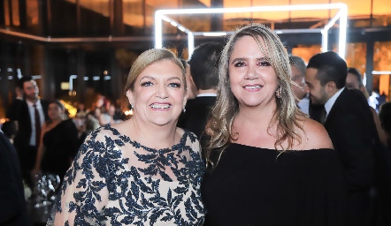  Silvia Marentes y Ana Clara Bácena.