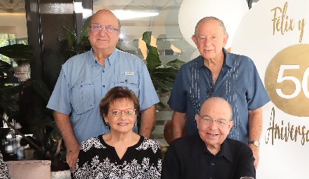  Enrique Feres, Monir Feres, Rosa Sarquis y Félix Feres.