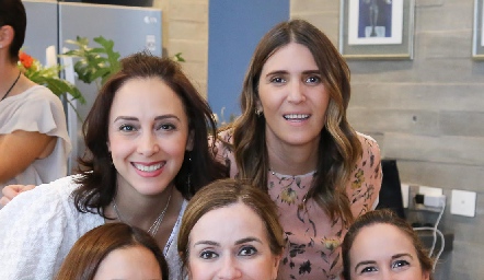  Sandra, María, Ana Luisa, Gaby y Ariadni.