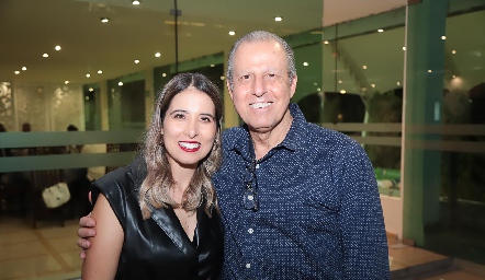  Cristina Kasis con su papá Alberto Kasis.