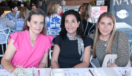Mónica Portillo, Guadalupe Delgadillo y Gris Acosta.