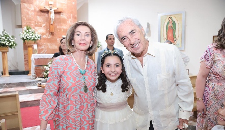  Lula y Manuel Ibáñez con su nieta Carlota Gutiérrez.