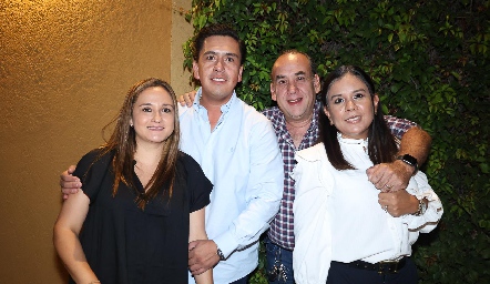  May Pérez, Gilberto García, Mauricio Ayala y Marijó Baez.