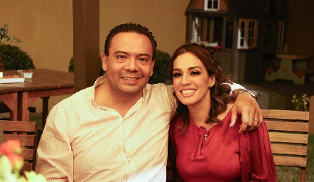 Carlos González y Karla Gama.