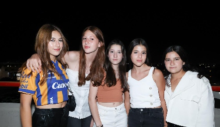  Majo Bella, Natalia Solís, Romina García, Montse García y Mariel Andrew.