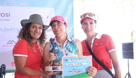  Vivian Alatorre, Rebeca Bautista y Roxana Fernández.