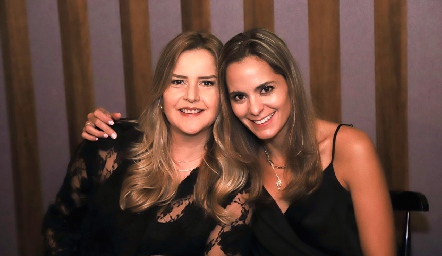  Érika Olivares y Gloria Medina.
