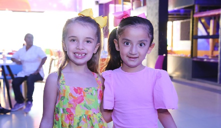  Elena y Mariana.