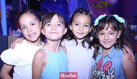  Regina, Renata, Natalia y Regina.