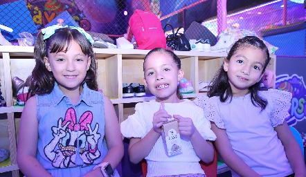  Regina González, Regina Ugalde y Natalia García.