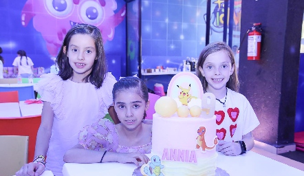  Julia, Annia y Lucía.