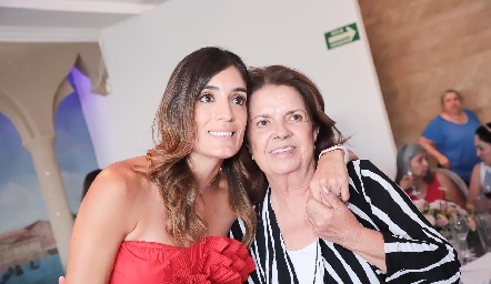  Fernanda Torres y Chayo Sánchez.