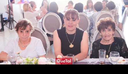 María Guadalupe Vázquez, Lupita Bernal y María Eugenia Mier.