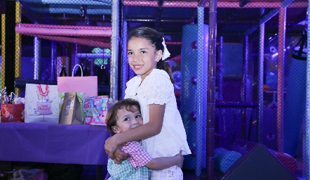  Elías y Valentina Valencia Torres.
