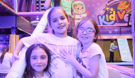  Sofía, Carlota y Ana Isa Martinez.
