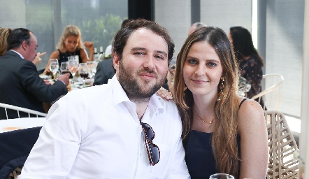  Daniel Schaffiro y Sofía Beltran.