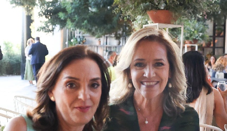  Sandra Vélez y Maricarmen Fernández.