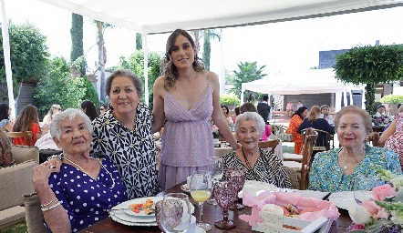  Mati Bocard, Sofía Villaseñor, Bertaniza Meraz y María Elena de Gonzalez.